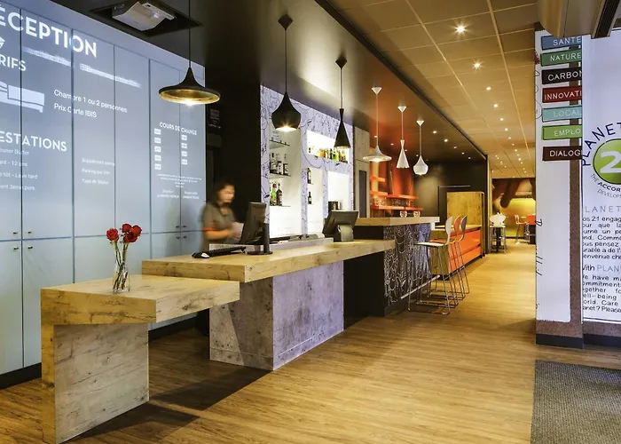 Ibis Versailles Château